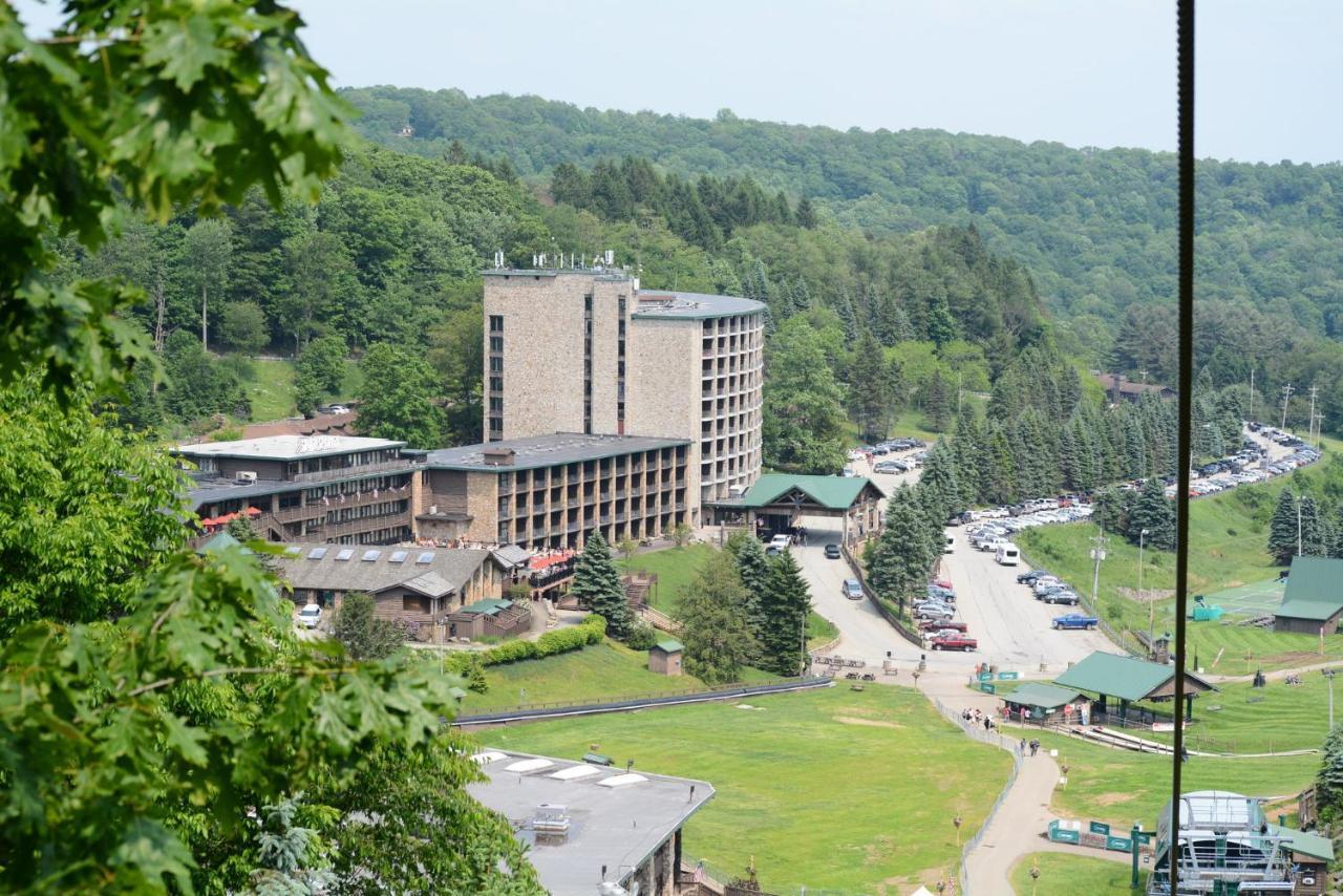 Slopeside Hotel By Seven Springs Resort Champion Exteriér fotografie